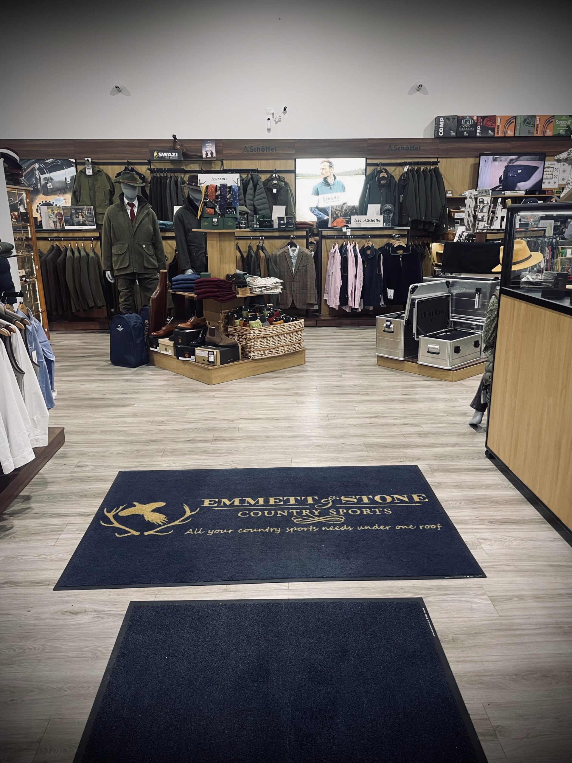 £5000 TO SPEND AT EMMETT & STONE! - Image 4