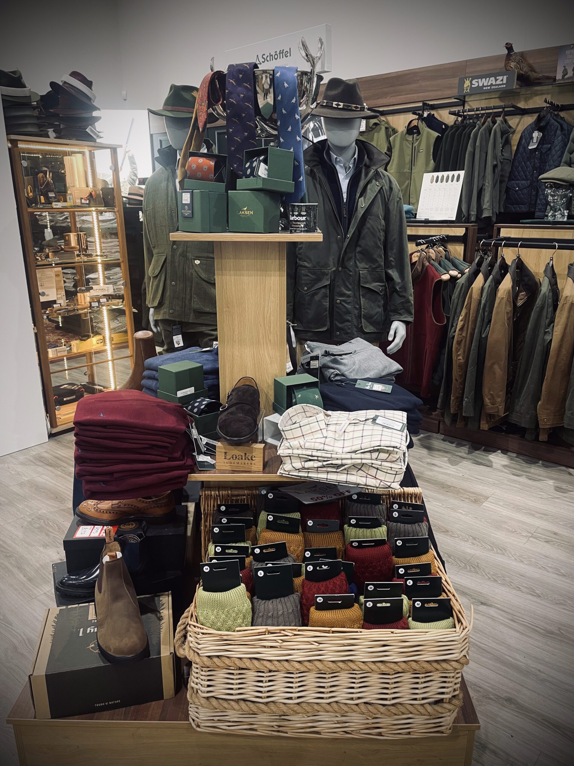 £5000 TO SPEND AT EMMETT & STONE! - Image 5