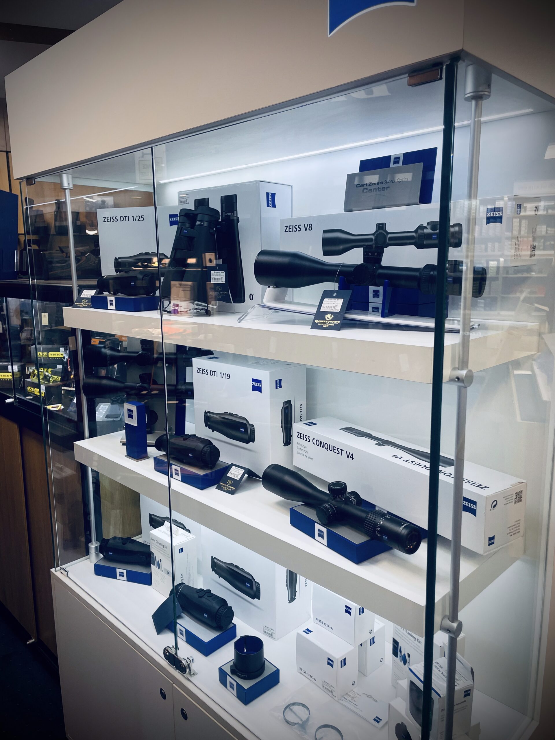 £5000 TO SPEND AT EMMETT & STONE! - Image 6