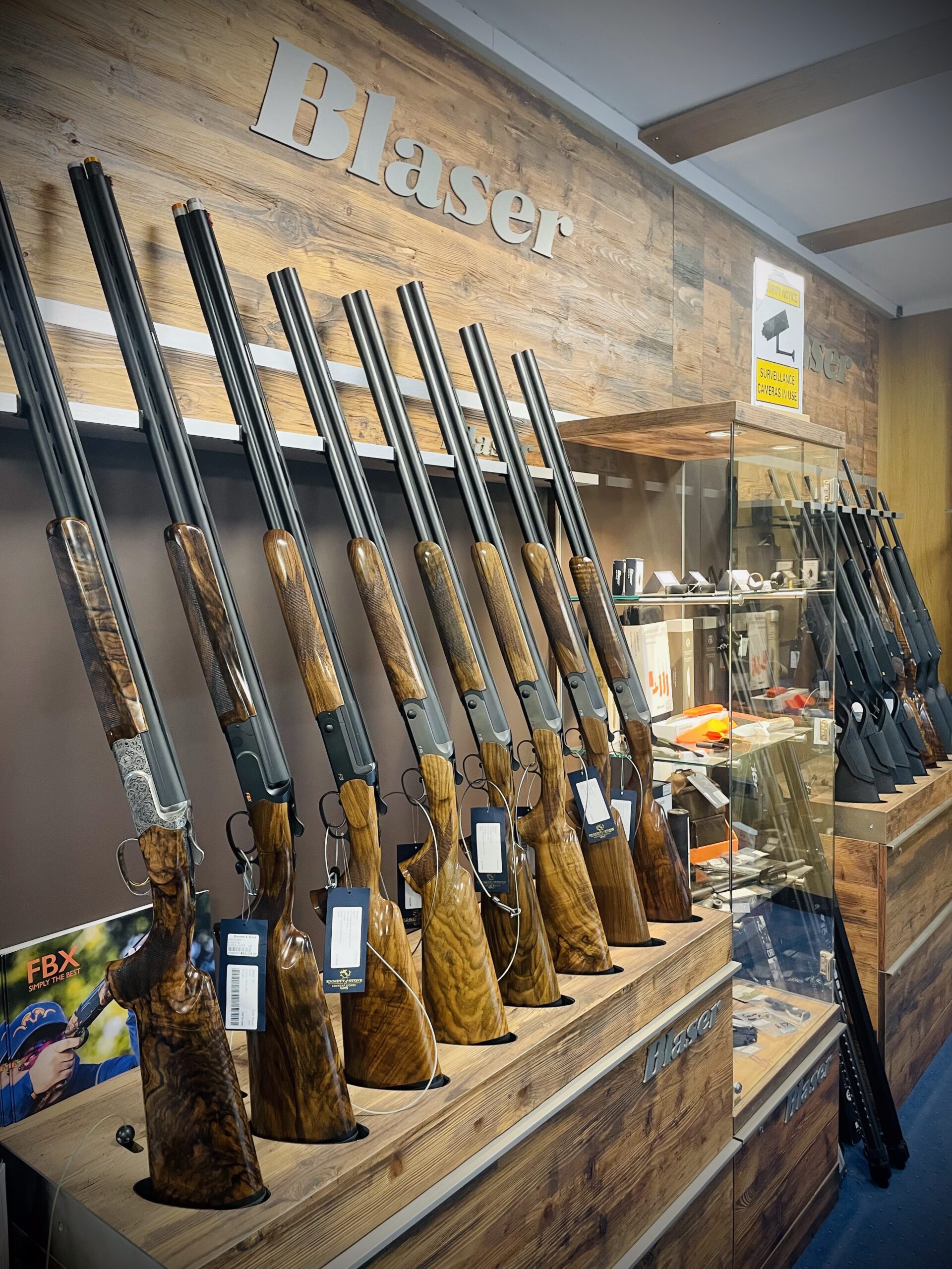 £5000 TO SPEND AT EMMETT & STONE! - Image 7