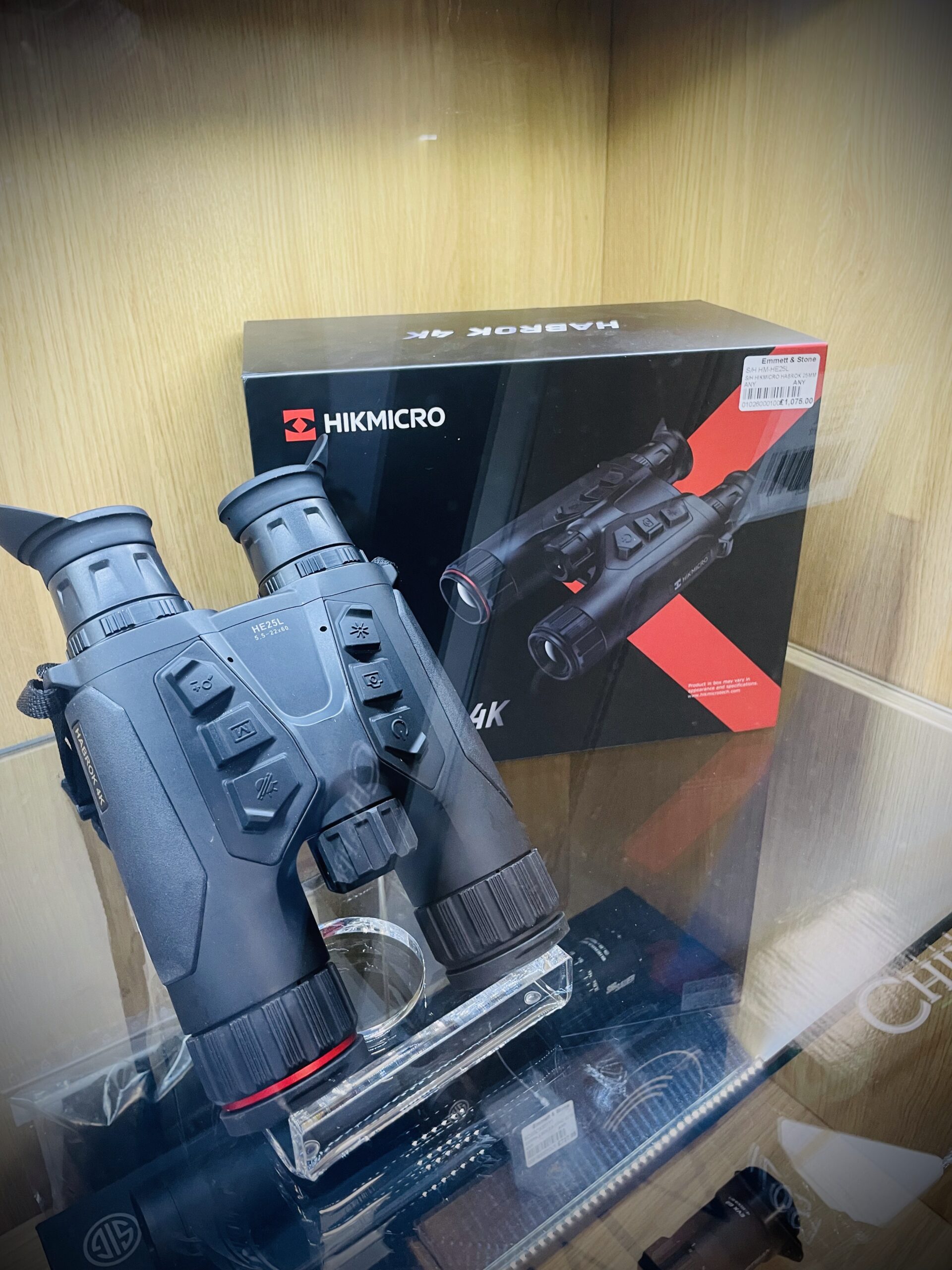 £5000 TO SPEND AT EMMETT & STONE! - Image 8